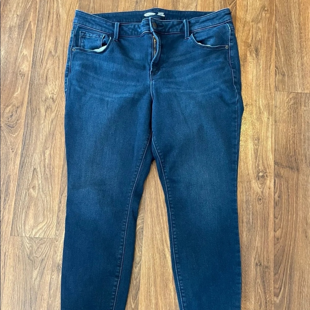 Old Navy Women’s Fleece-Lined Dark Wash Jeggings - size 16 Regular